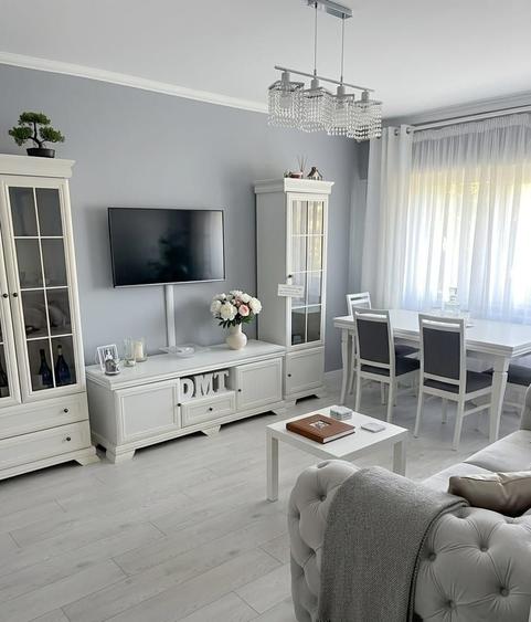 Apartament cu 3 camere decomandat, mobilat în Dacia