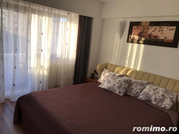 Apartament cu 3 camere decomandat în Lipovei