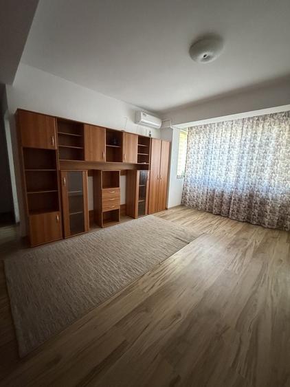 Garsonieră decomandată în Exterior Vest