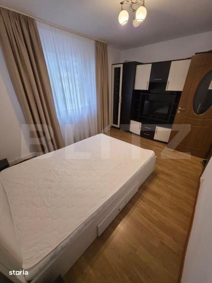 Apartament cu 3 camere semidecomandat în George Enescu