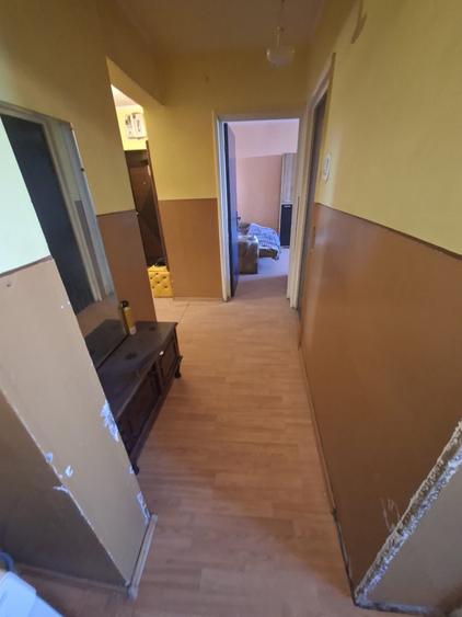 Apartament cu 3 camere decomandat în Drumul Taberei