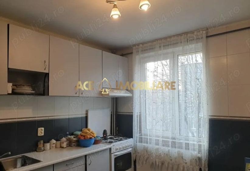 Apartament cu 2 camere semidecomandat, mobilat în Brâncoveanu