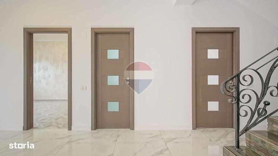 Casă cu 4 camere decomandat în Bunloc