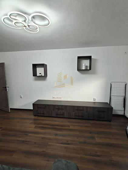 Apartament cu 3 camere decomandat, mobilat în Plopilor