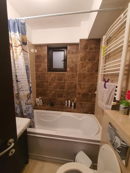 Apartament cu 2 camere decomandat în Palazu Mare
