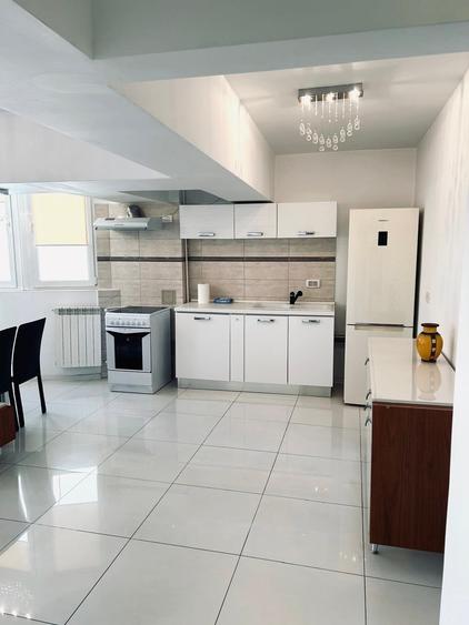 Apartament cu 2 camere decomandat în P-ța Unirii