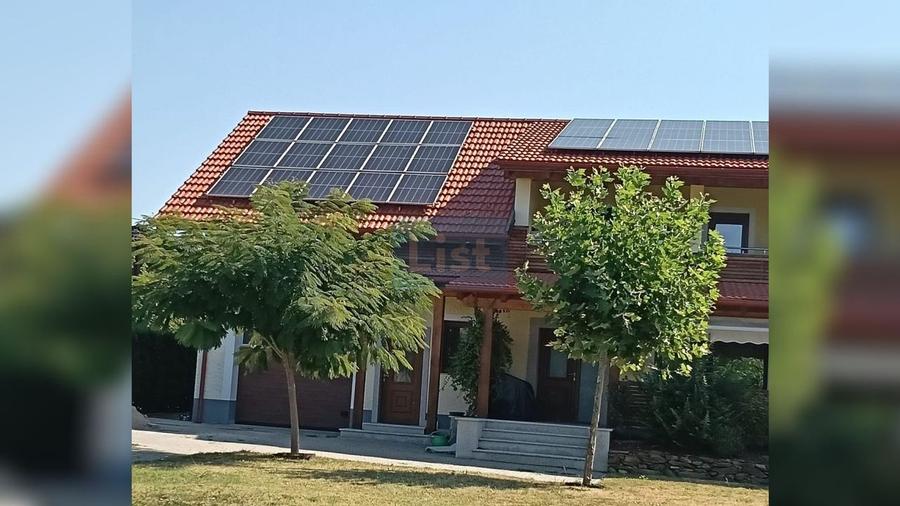 Casă cu 4 camere cu Teren 860 Mp în Șimian