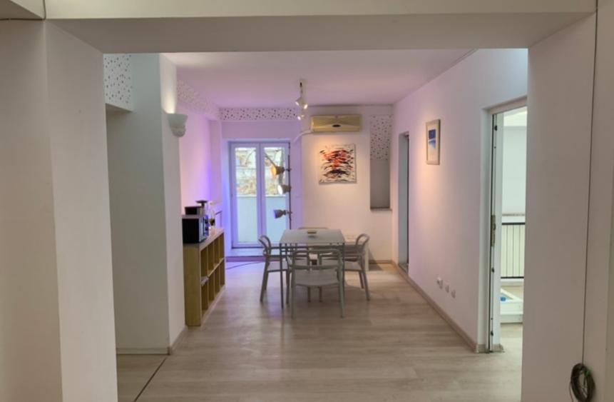 Apartament cu 3 camere decomandat în Unirii