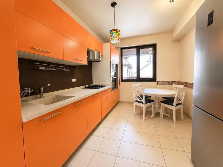 Apartament cu 4 camere decomandat în Kiseleff