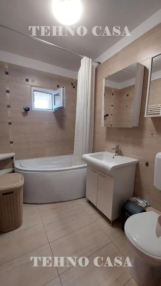Apartament semidecomandat în Est