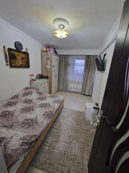 Apartament cu 2 camere decomandat în Războieni