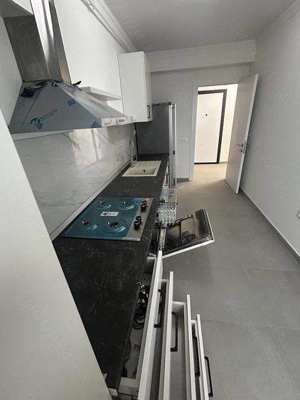 Apartament cu 3 camere decomandat în Energia