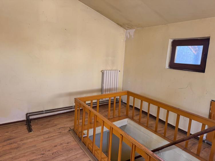 Apartament cu 2 camere semidecomandat în P-ța Ovidiu