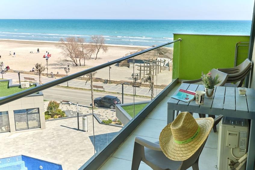 Apartament cu 3 camere decomandat în Mamaia-Sat