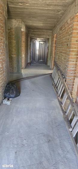Casă cu 4 camere cu Teren 750 Mp în Nanov