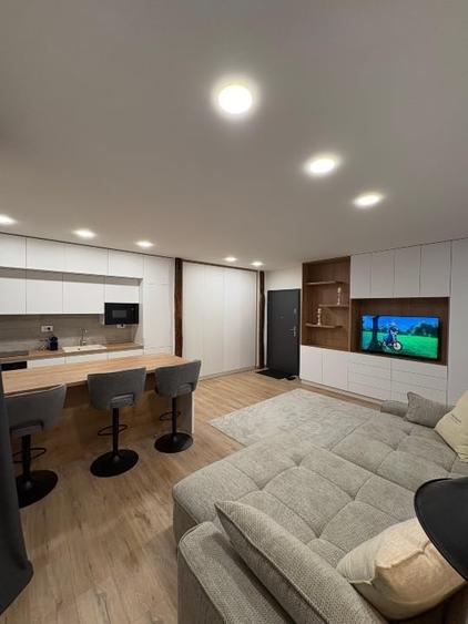 Inchiriez apartament central, parcare inclusa, dotari premium, prima inchiriere - 8