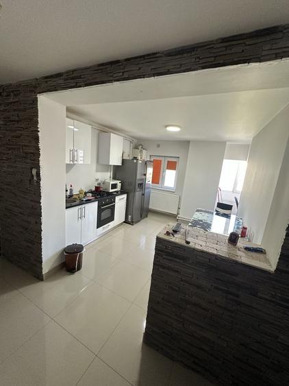 Apartament cu 2 camere decomandat în Uiești