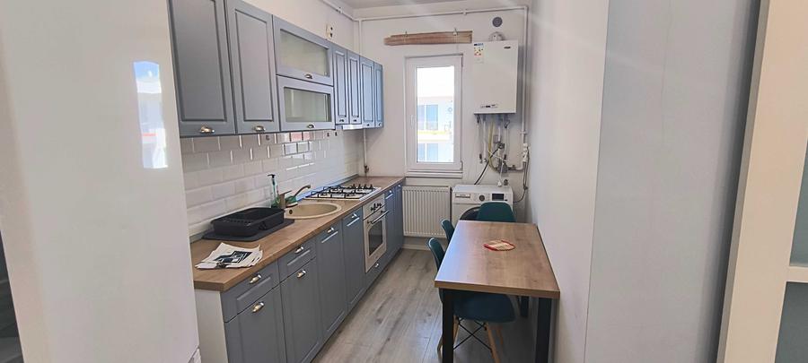 Apartament cu 2 camere semidecomandat în Florești