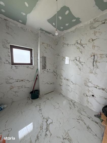 Casă cu 5 camere cu Teren 335 Mp în Central