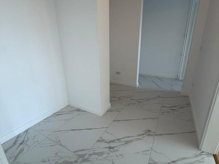 Apartament cu 2 camere decomandat în Tei