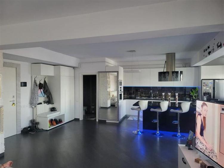 Apartament cu 3 camere decomandat în Lunca Cetățuii