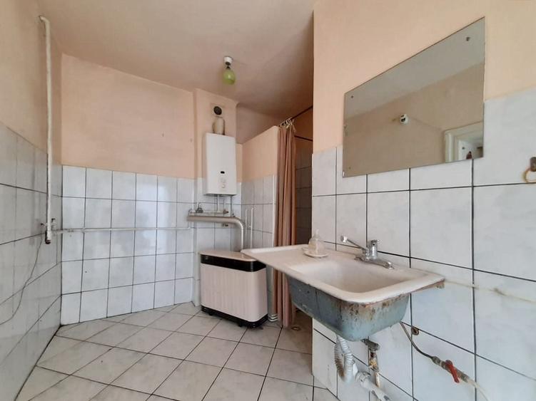 Casă individuală cu 3 camere cu Canalizare în Ultracentral