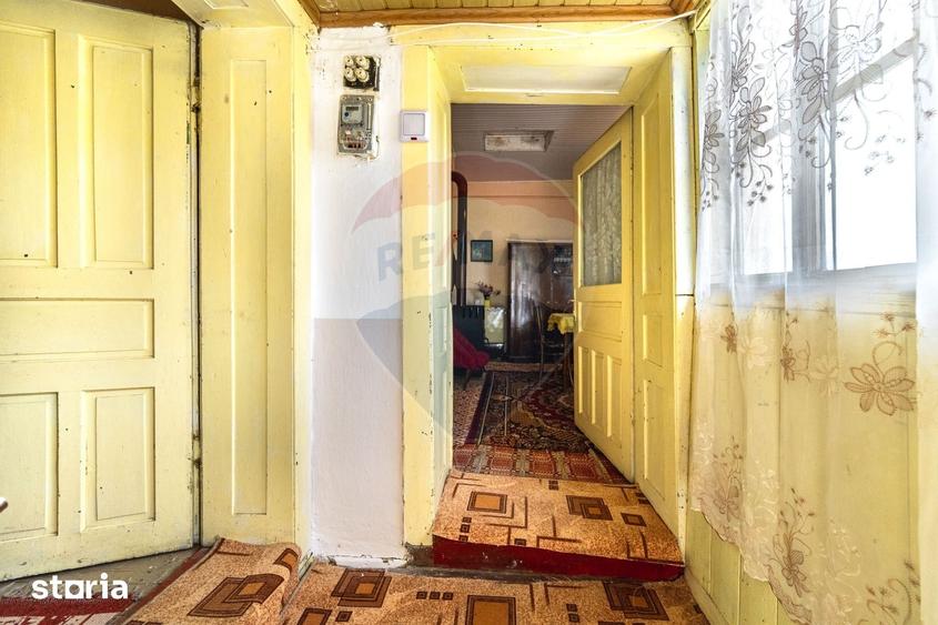 Casă cu 5 camere cu Teren 1995 Mp în Jibert
