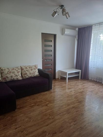 Vand Apartament cu 3 camere , etaj 1 - 4