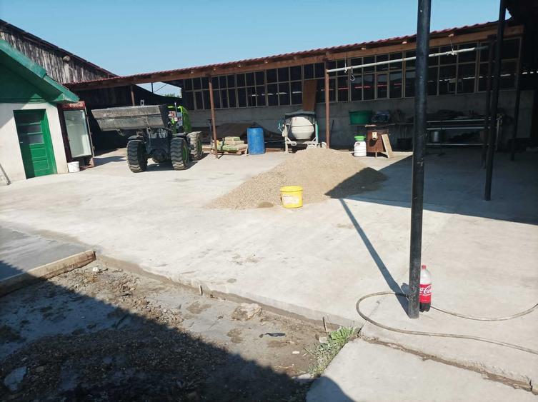 Spațiu comercial, de 370 mp, în Vinga