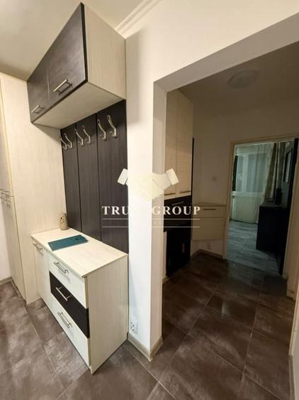 Apartament cu 3 camere decomandat în Drumul Taberei