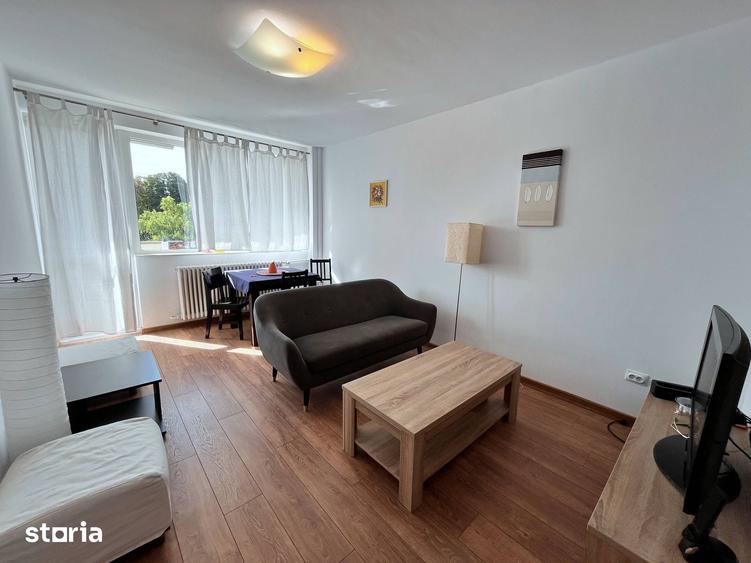 Apartament cu 3 camere decomandat în Gruia