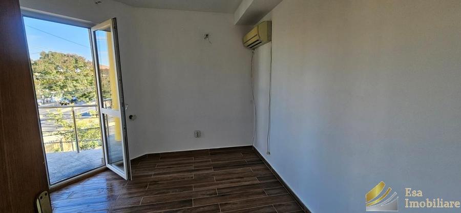 Spațiu comercial, de 120 mp, în Central