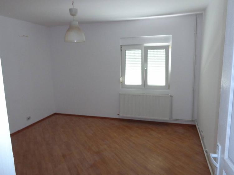 Spațiu comercial, de 100 mp, în Central