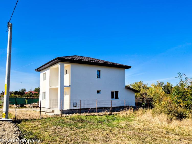 Casă individuală cu 5 camere cu Teren 351 Mp în Prundu