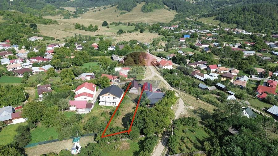 Casă individuală cu 3 camere cu Teren 900 Mp în Soveja