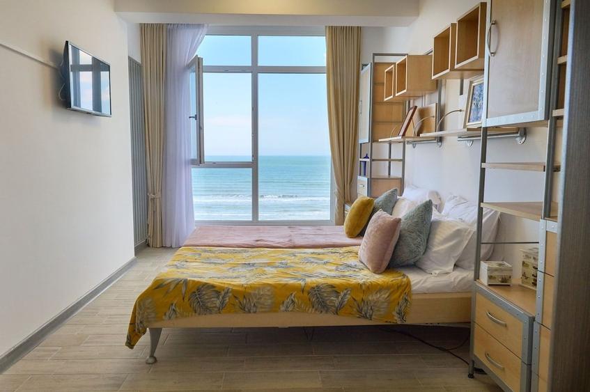 Apartament cu 3 camere decomandat în Mamaia-Sat