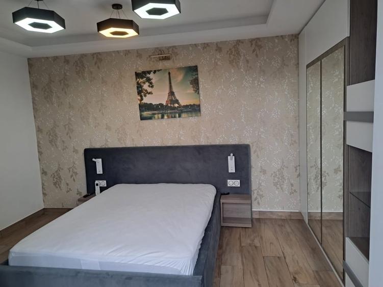 Apartament cu 2 camere decomandat, mobilat în Podul de Fier