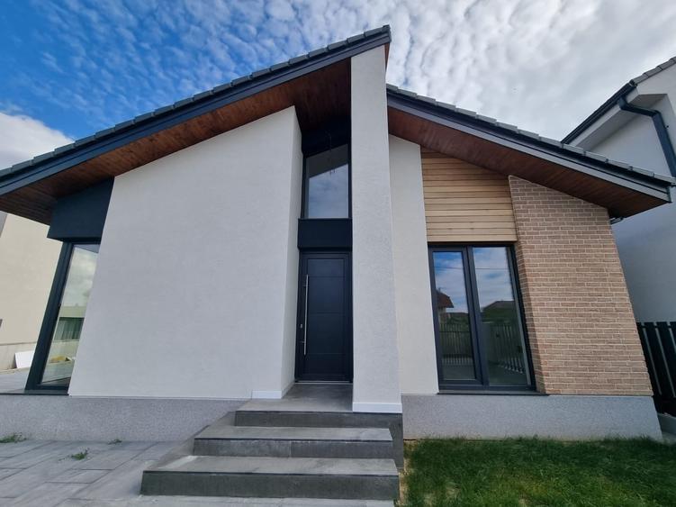 Casă individuală cu 4 camere cu Teren 575 Mp în Cetate