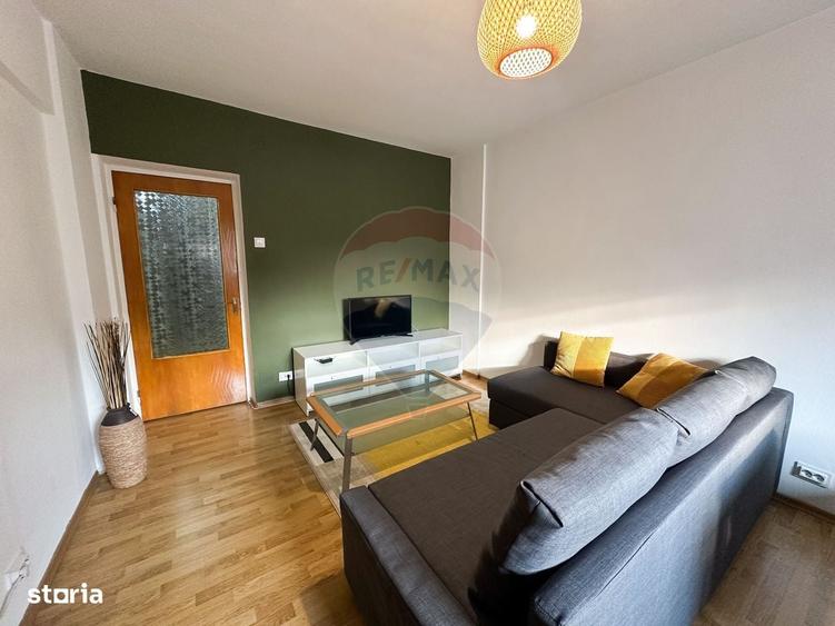 Apartament cu 3 camere semidecomandat în Universitate