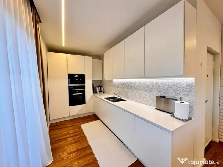 Apartament cu 7 camere semidecomandat în Bună Ziua