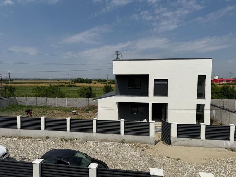 Casă cu 4 camere în Central
