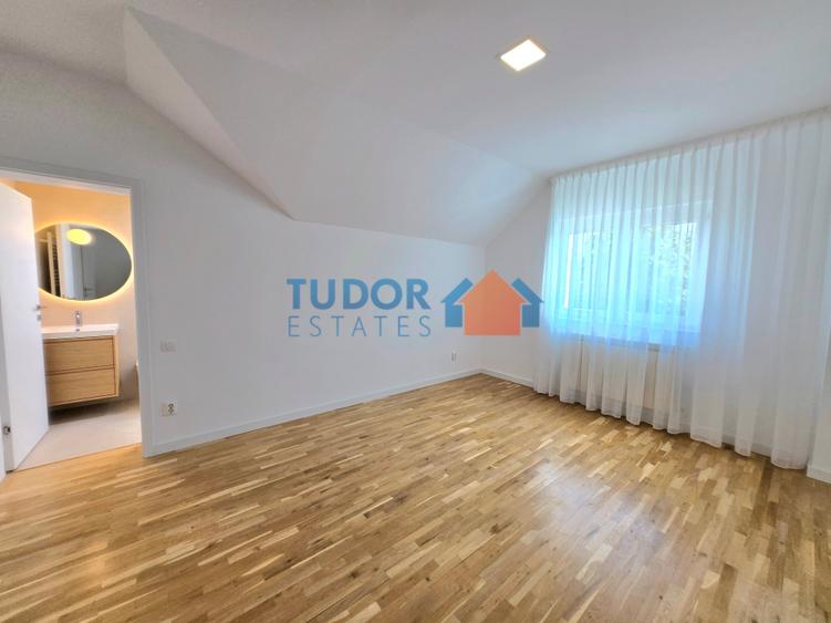 Renovated 6 Bedroom Luxury Villa with Private Garden, Swimming Pool & Sauna - 22