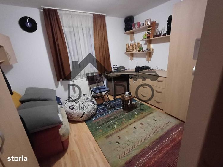 Apartament cu 3 camere în Dâmbu Pietros