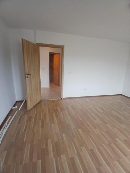 Duplex cu 4 camere cu Canalizare în Dumbrăvița