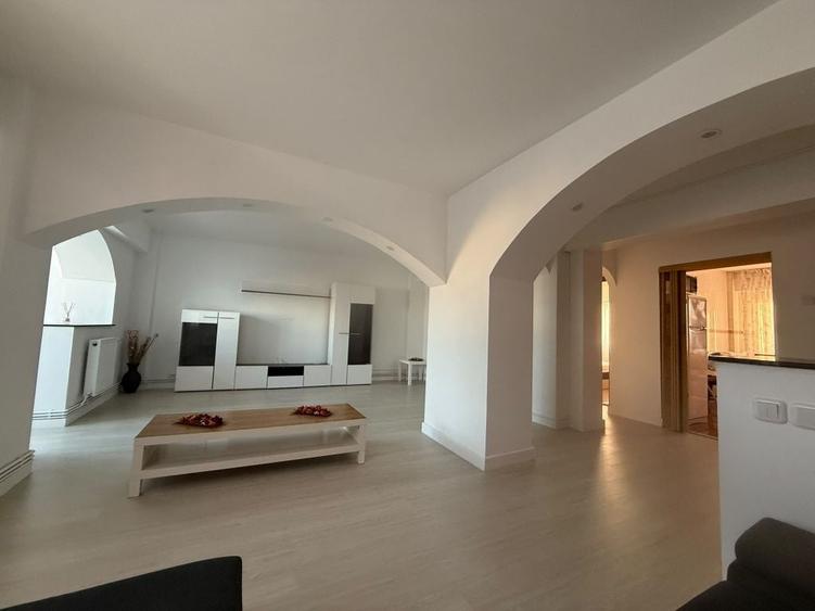Apartament cu 3 camere decomandat în Popoveni