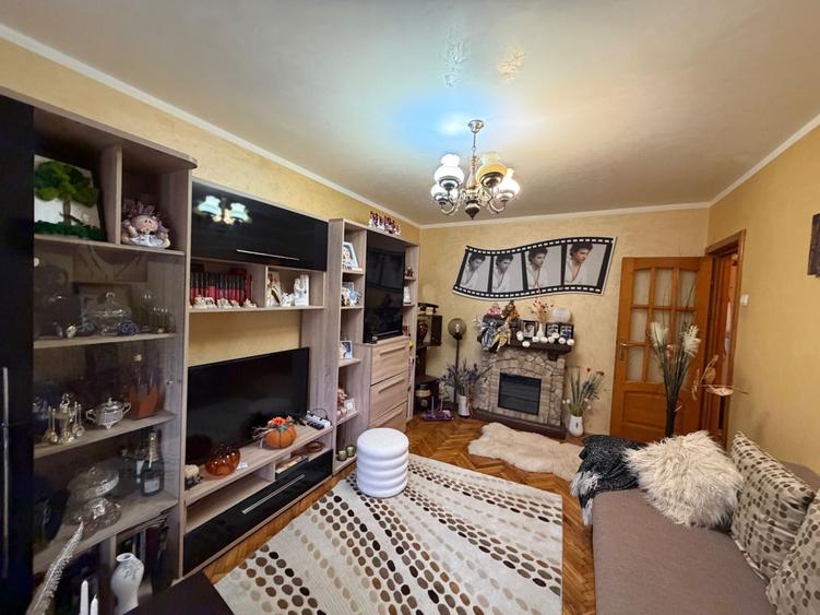 Apartament cu 2 camere decomandat în Central