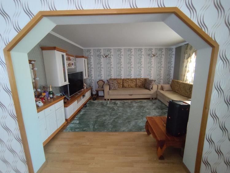 Casă cu 4 camere decomandat în Valea Adâncă