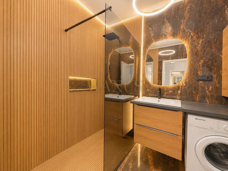 Apartament cu 3 camere semidecomandat în Florești