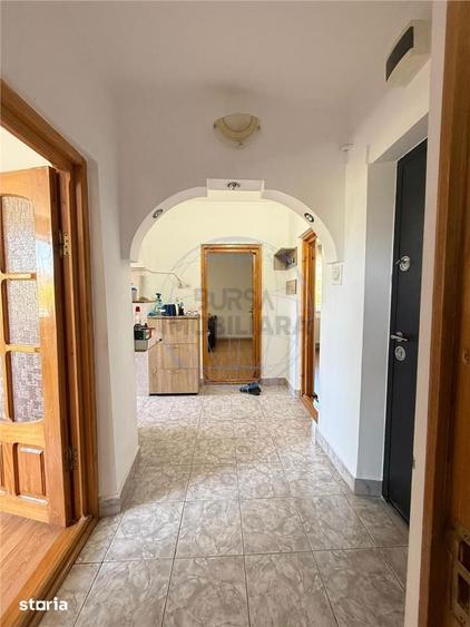 Apartament cu 3 camere decomandat în Sud