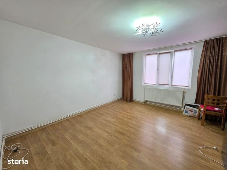 Garsonieră decomandată în Central